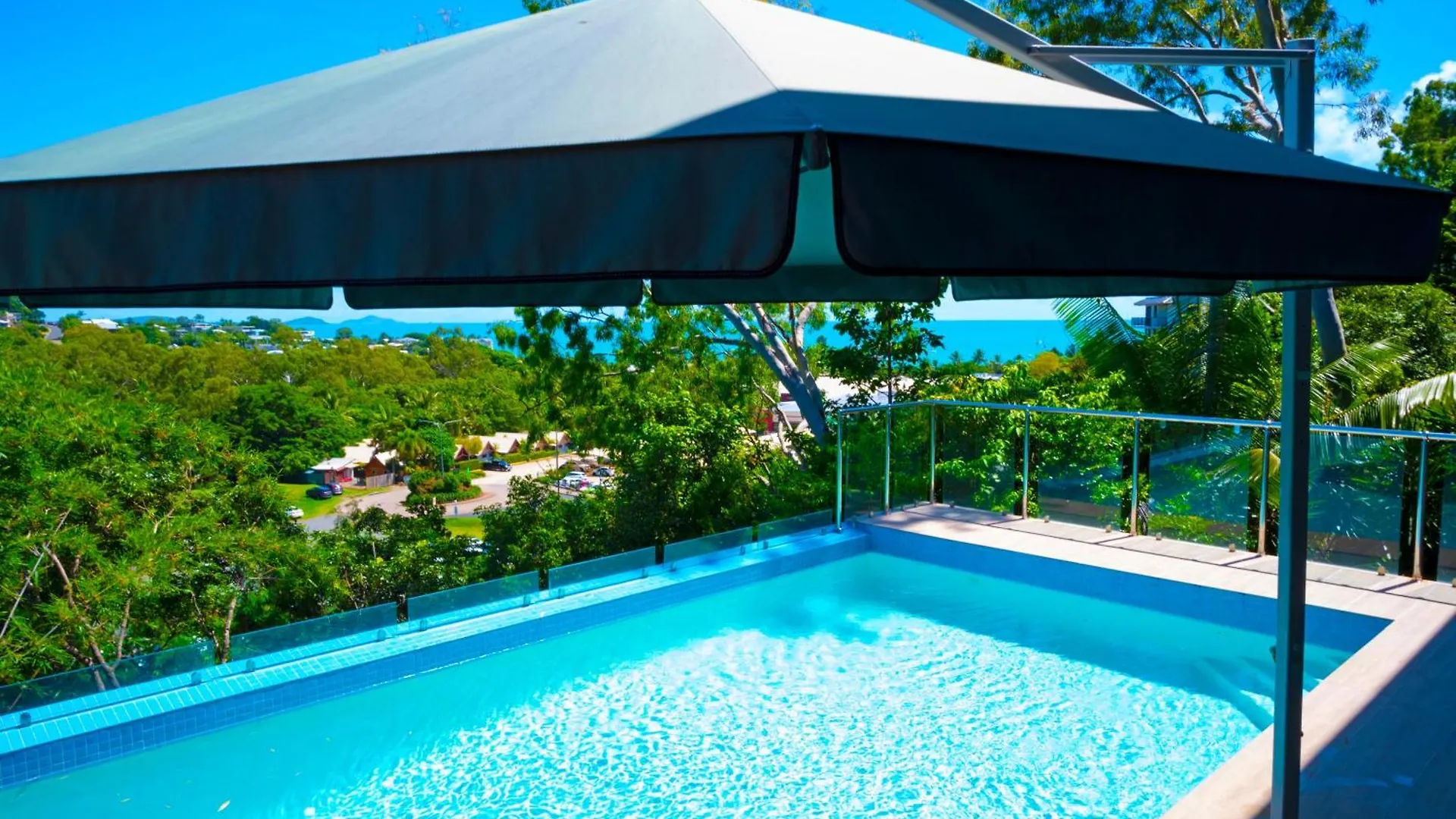 아파트 Fabulous 2 Bedroom With Private Pool 에일리비치 오스트레일리아